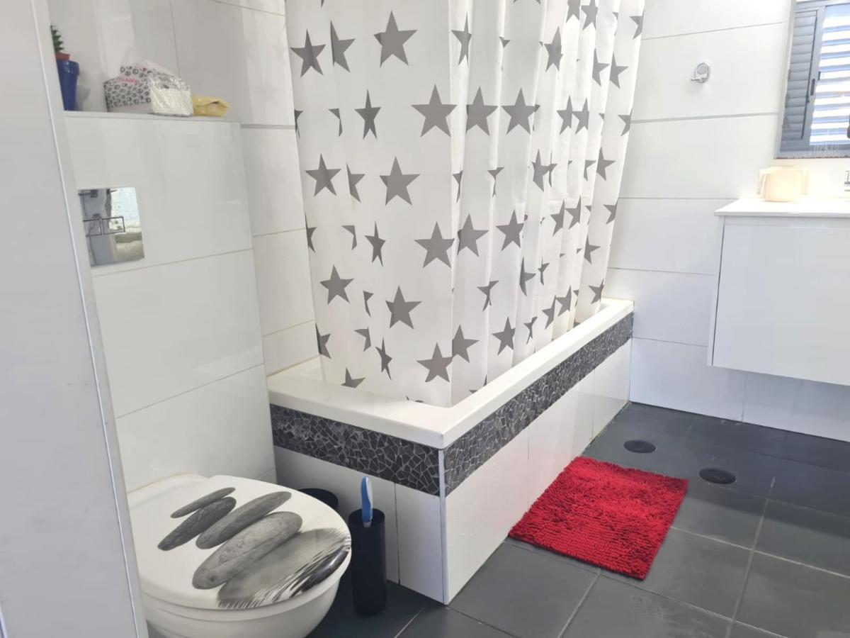 Beach Suite Israel- Private Jacuzzi Garden Suite & Gym, 3 Min Walk To Beach ביץ סוייט ישראל- ג'קוזי פרטי בגינה 3 דקות הליכה לים וחדר כושר Ashkelon Luaran gambar