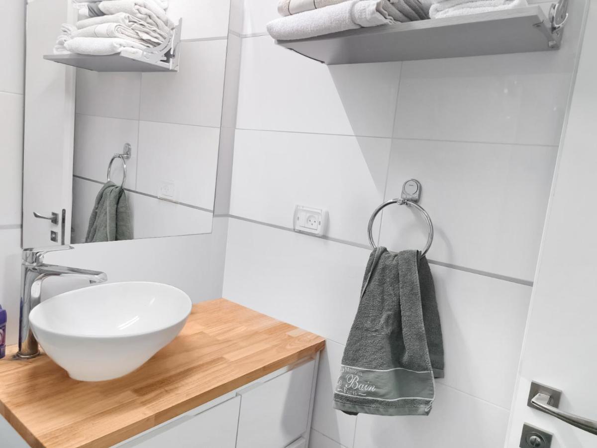 Beach Suite Israel- Private Jacuzzi Garden Suite & Gym, 3 Min Walk To Beach ביץ סוייט ישראל- ג'קוזי פרטי בגינה 3 דקות הליכה לים וחדר כושר Ashkelon Luaran gambar