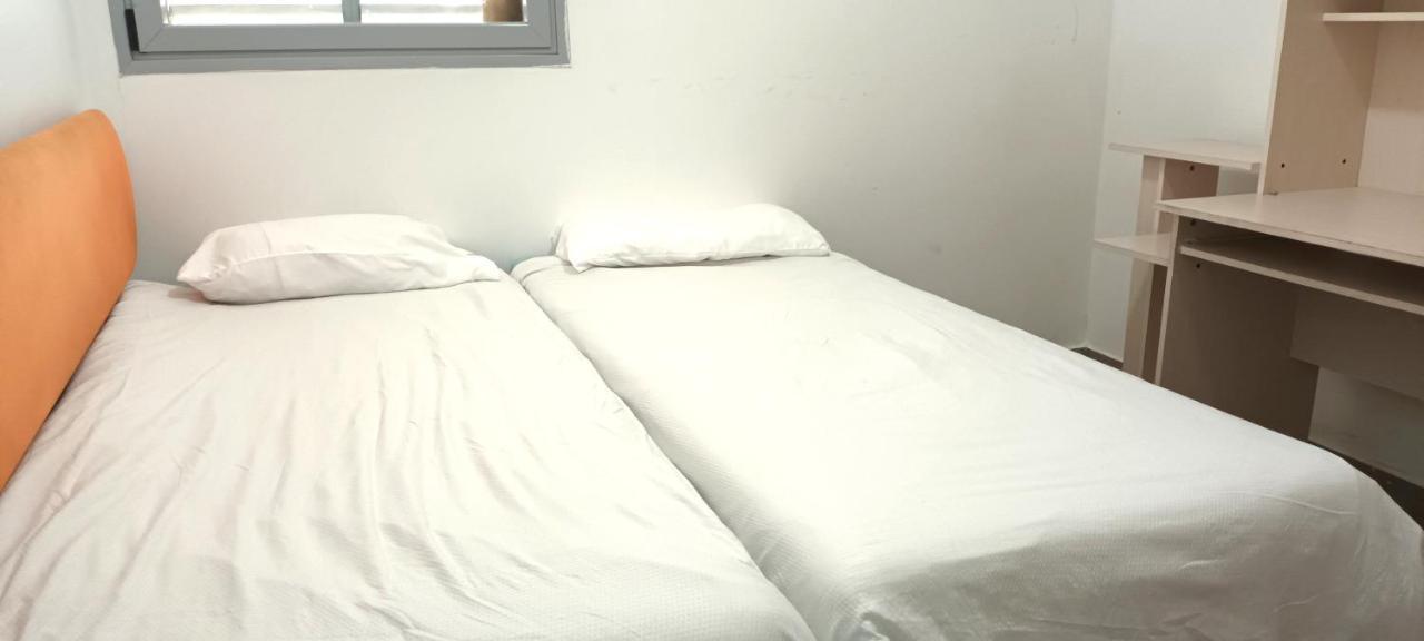 Beach Suite Israel- Private Jacuzzi Garden Suite & Gym, 3 Min Walk To Beach ביץ סוייט ישראל- ג'קוזי פרטי בגינה 3 דקות הליכה לים וחדר כושר Ashkelon Luaran gambar